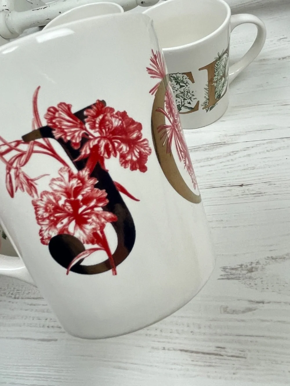 Williams Sonoma Ceramic Floral Christmas Coffee Mugs PEACE and JOY - Set of 4